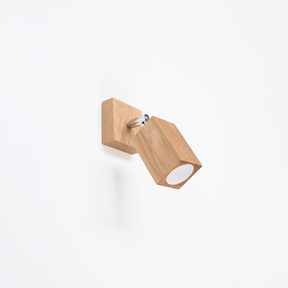 Applique Murale Facette Cubique Orientable en Chêne