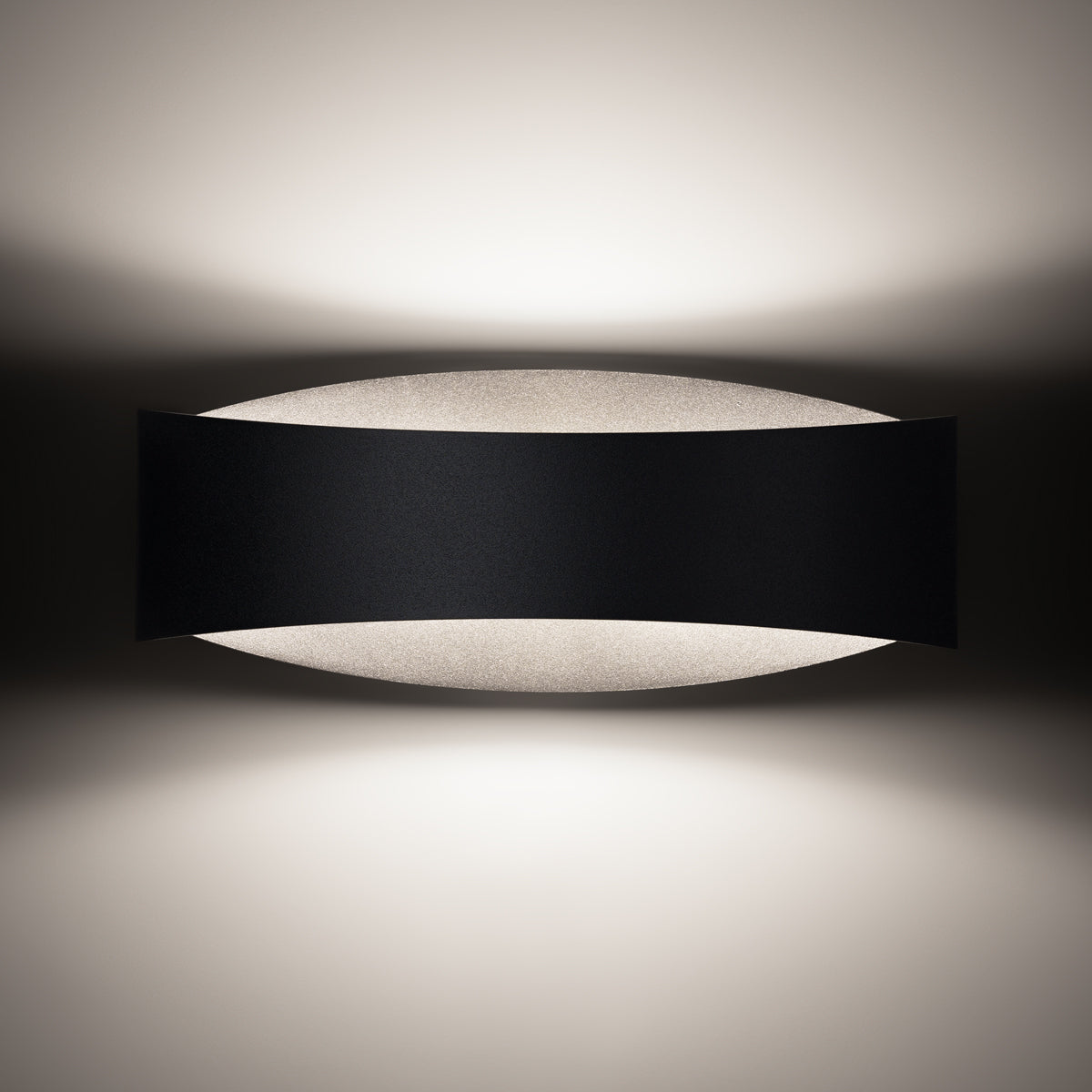 Applique Murale Fluide Ruban Acier Noir