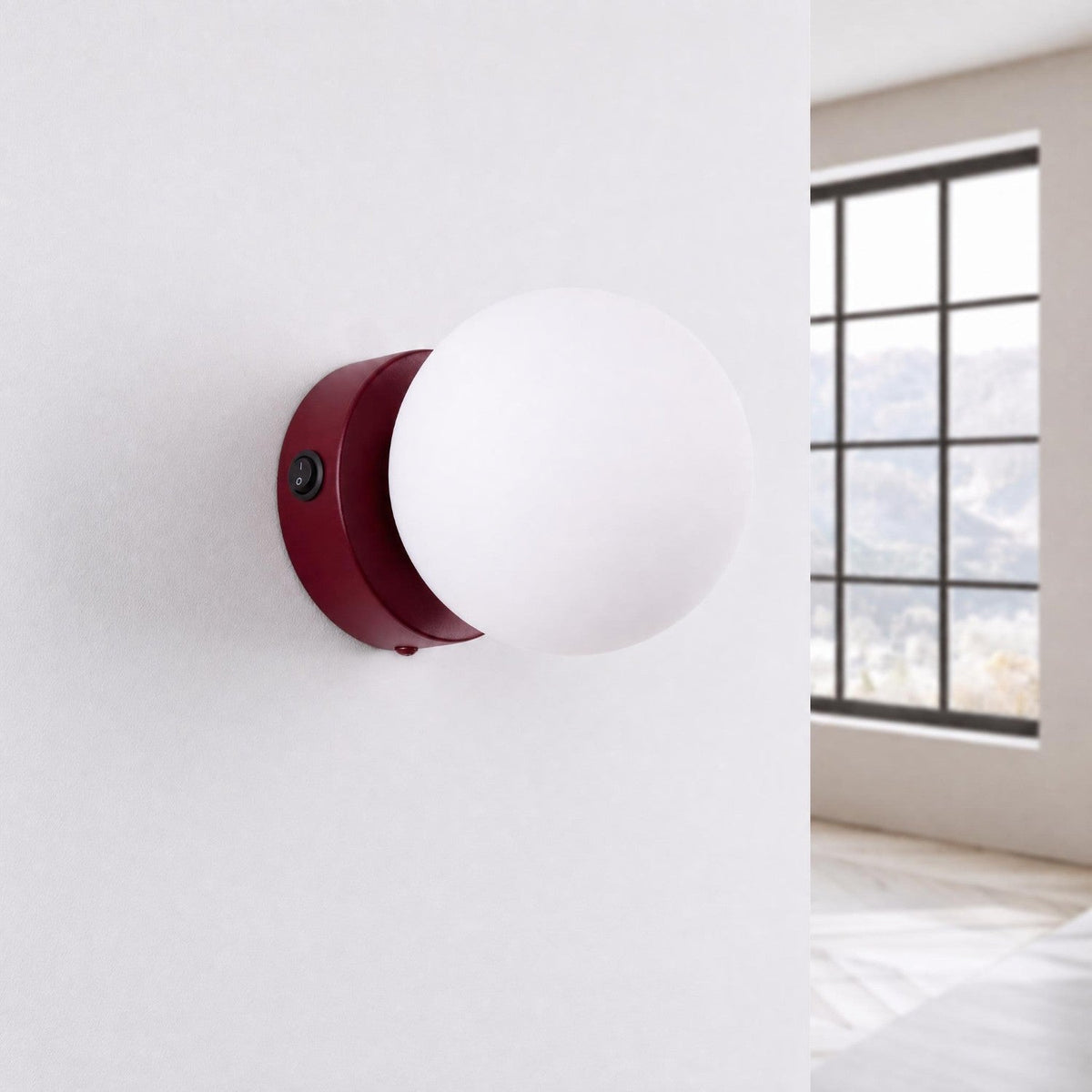 Applique Globe Solis en Verre Opalin Bordeaux