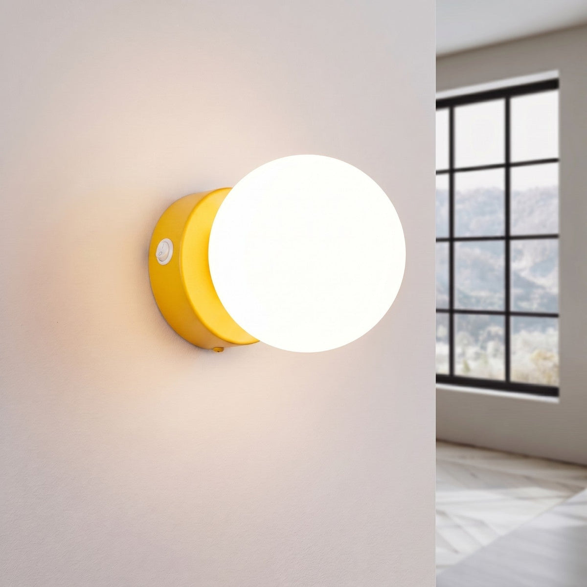 Applique Globe Solis en Verre Opalin Jaune