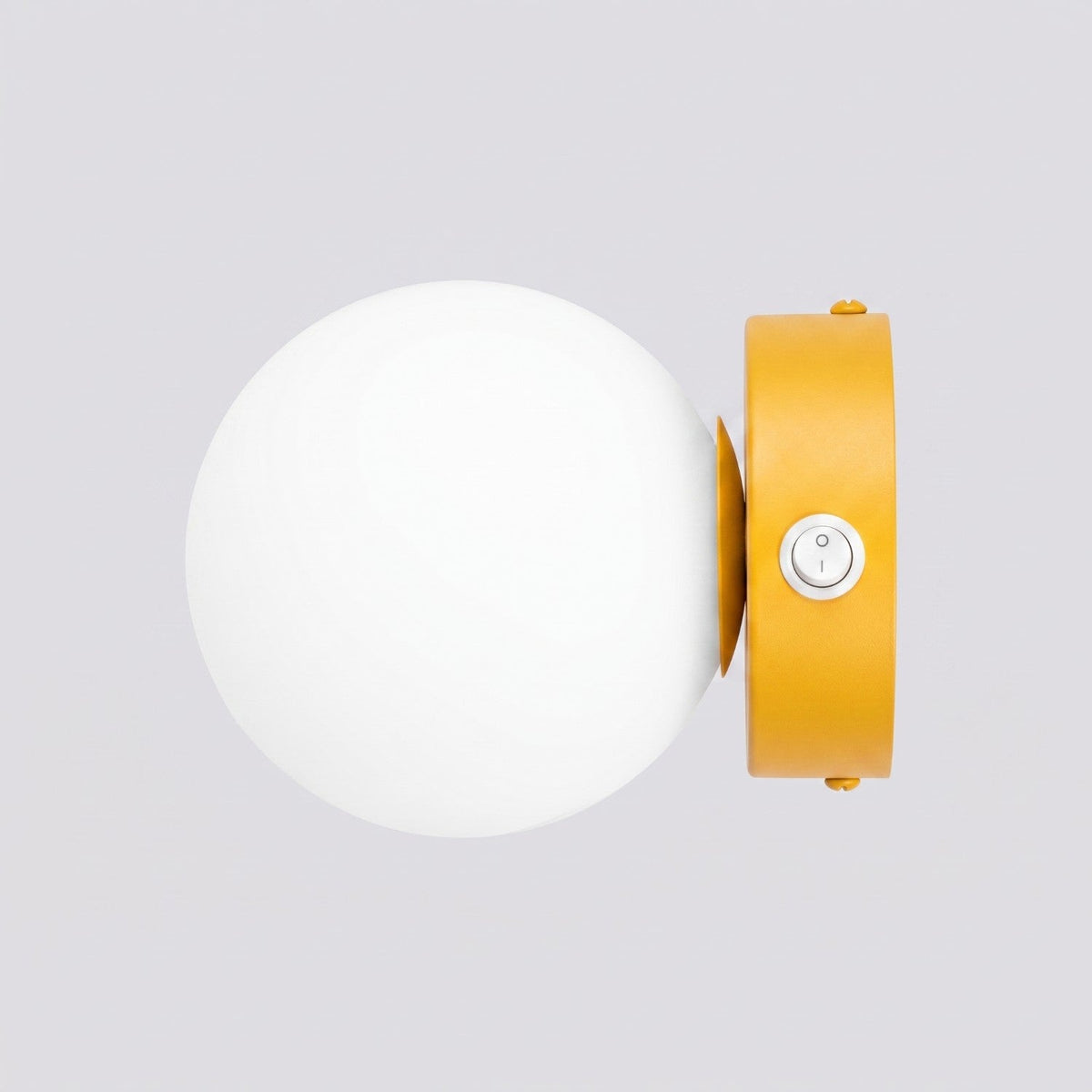 Applique Globe Solis en Verre Opalin Jaune