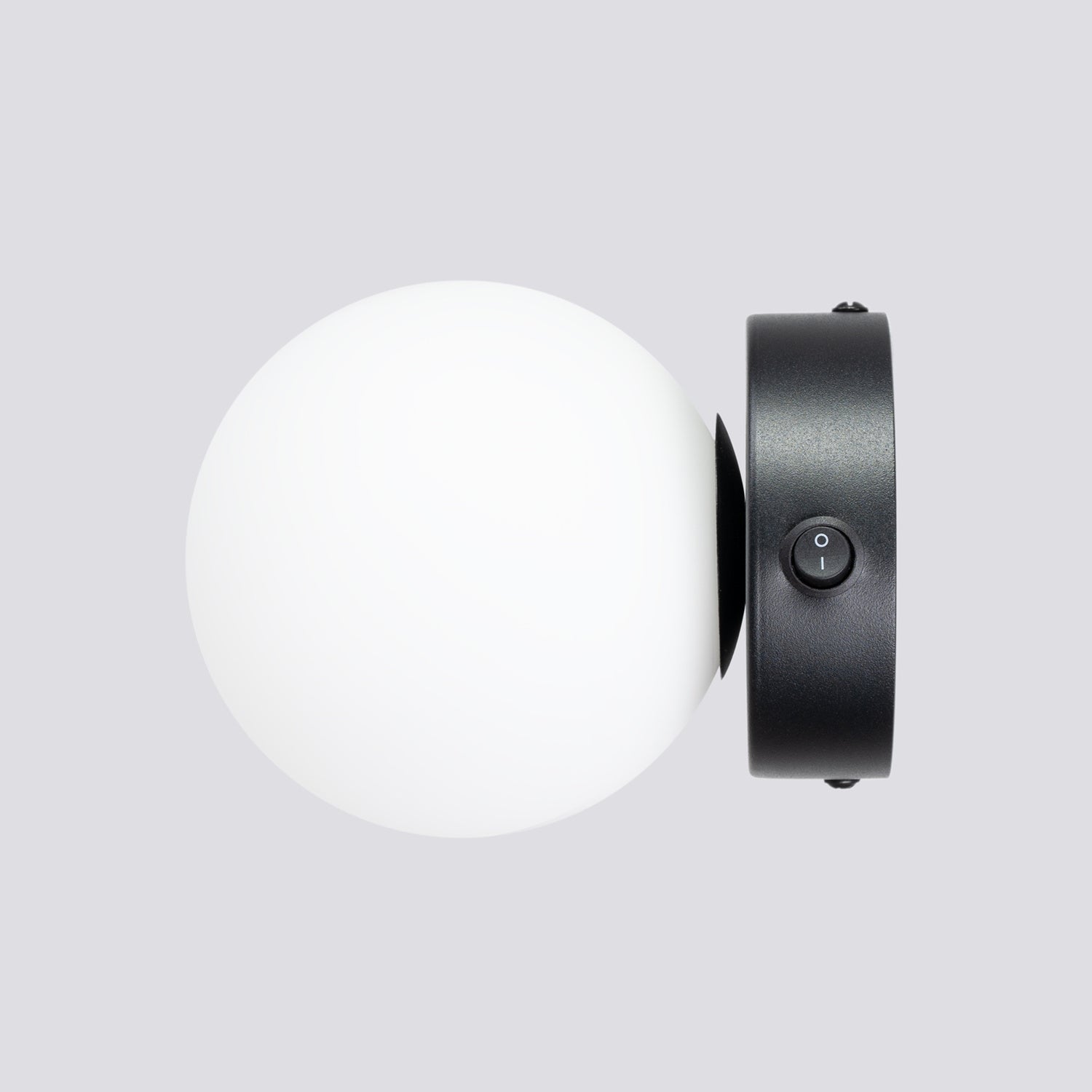 Applique Globe Solis en Verre Opalin Noir