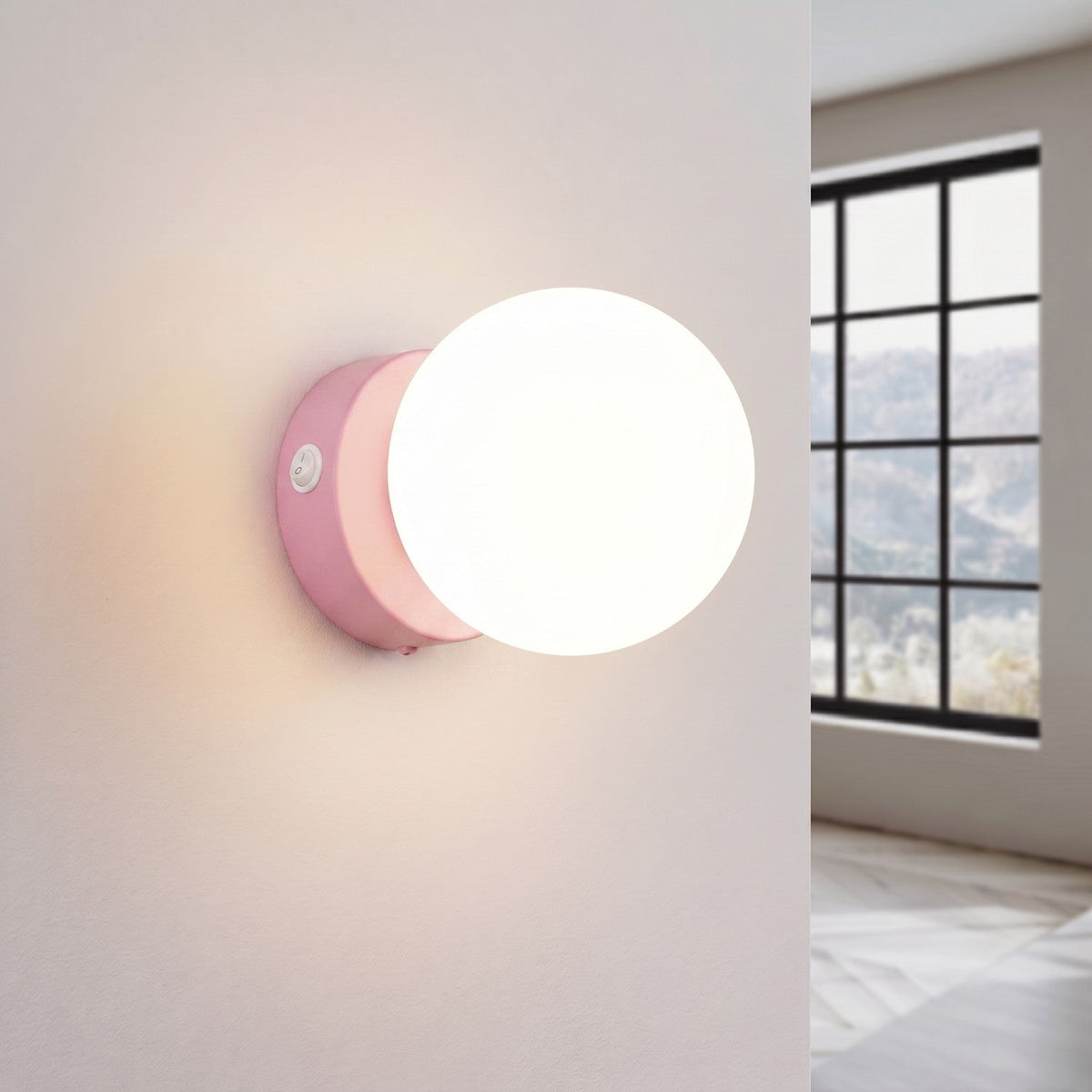 Applique Globe Solis en Verre Opalin Rose