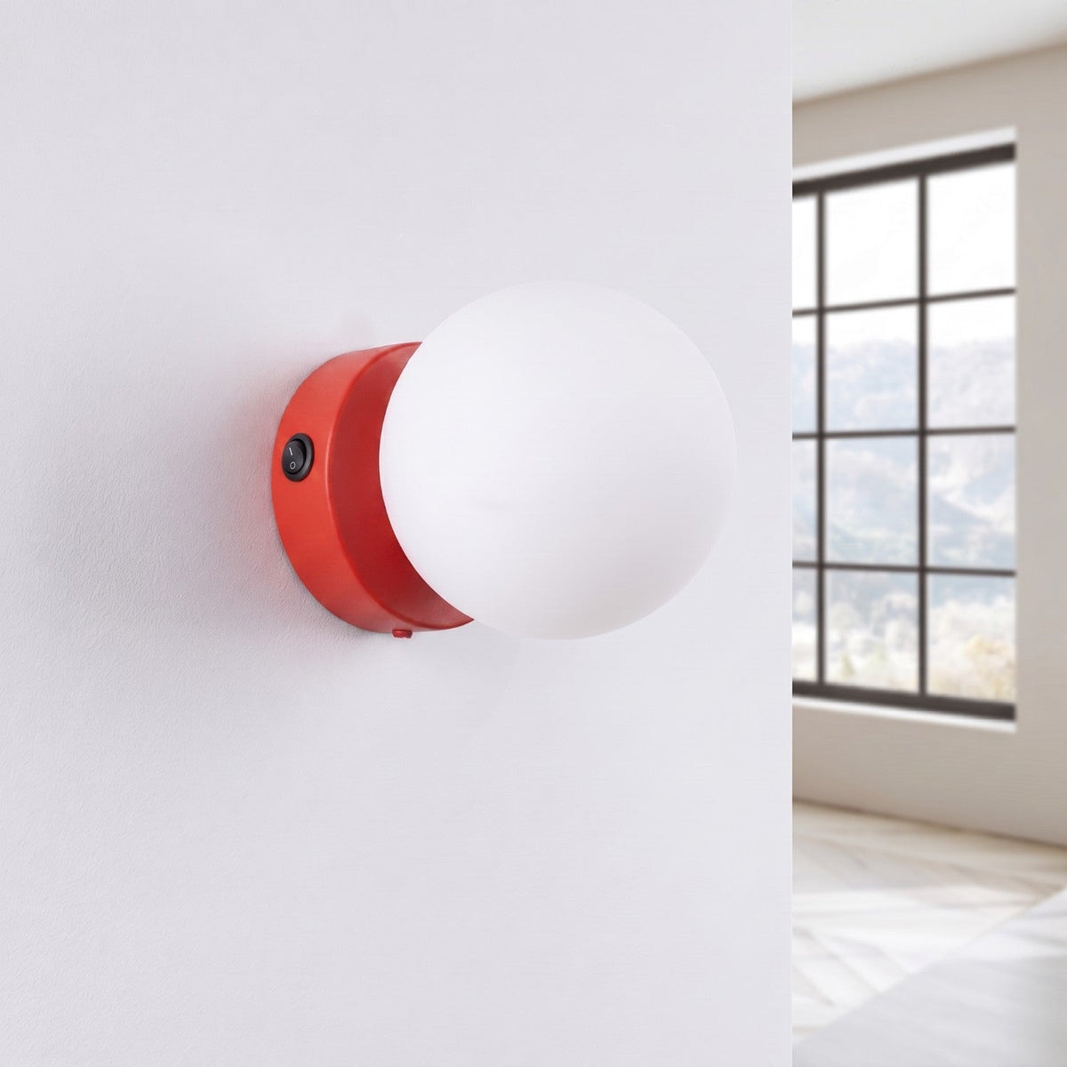 Applique Globe Solis en Verre Opalin Rouge
