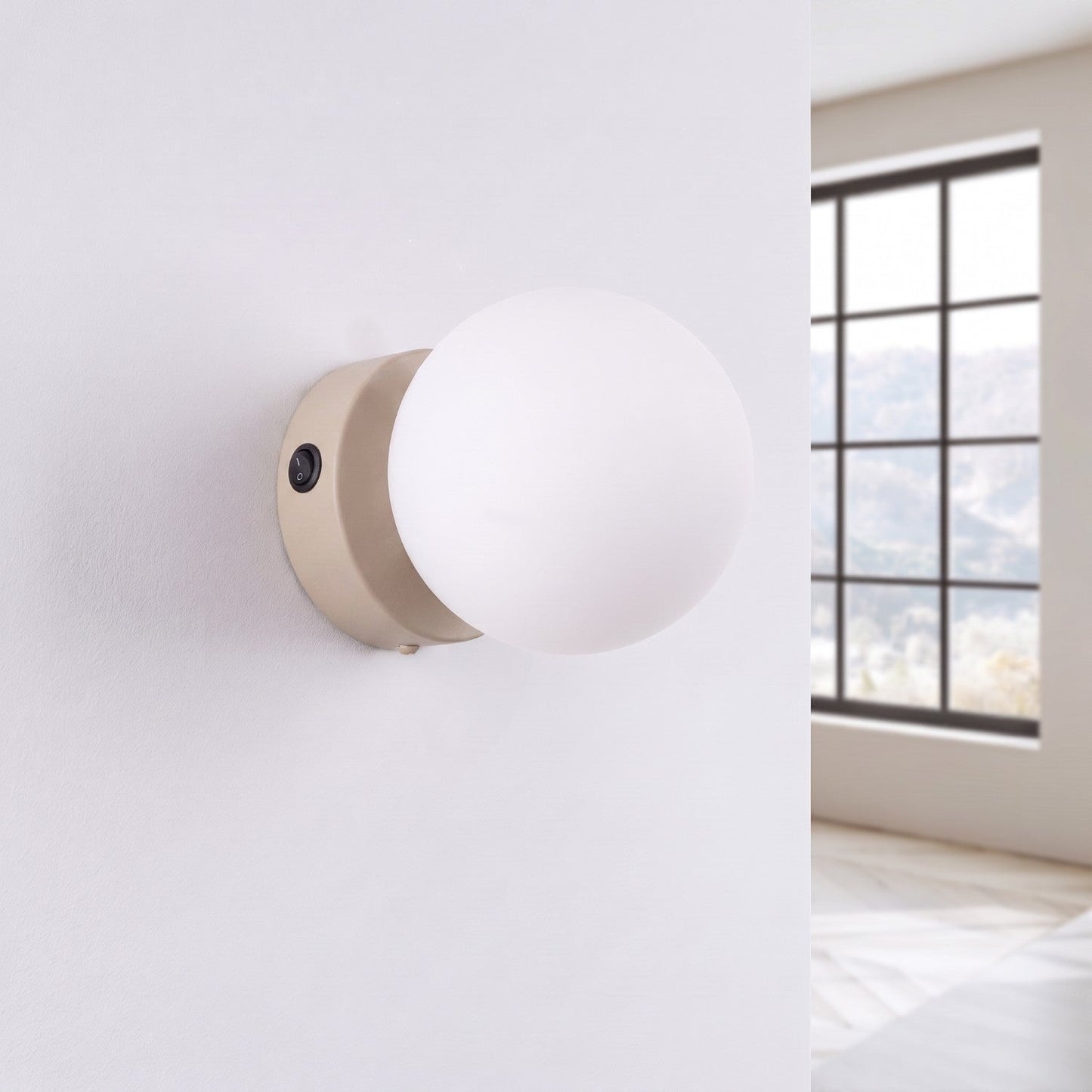 Applique Globe Solis en Verre Opalin Taupe