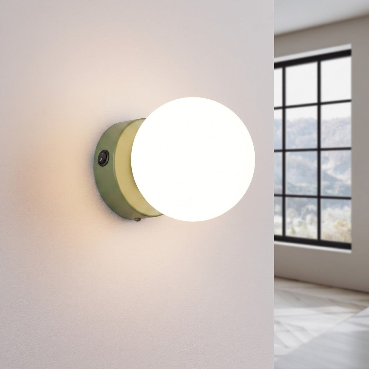 Applique Globe Solis en Verre Opalin Vert Olive