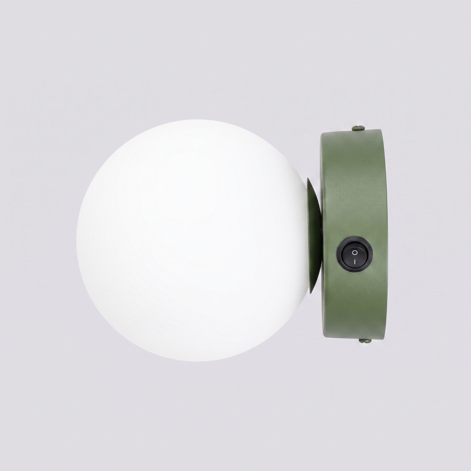 Applique Globe Solis en Verre Opalin Vert Olive