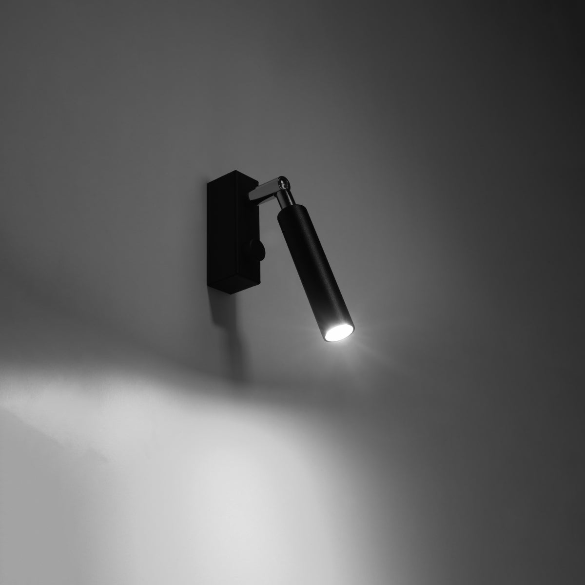 Applique Spot Orientable en Acier Noir Mat