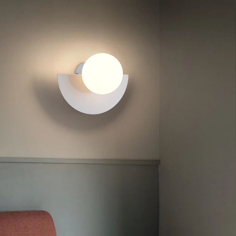 [EXP] Applique Murale LED Demi-Cercle Métal et Globe Opalin