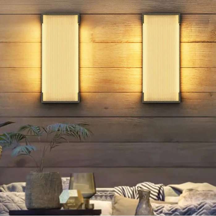 Applique Murale Extérieure Solaire LED Aluminium Noir Cannelée