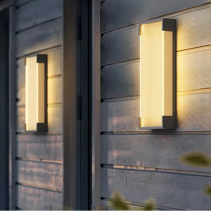 Applique Murale Extérieure Solaire LED Aluminium Noir Cannelée