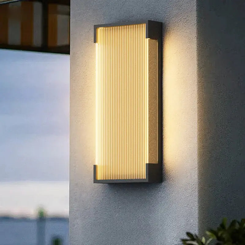 Applique Murale Extérieure Solaire LED Aluminium Noir Cannelée