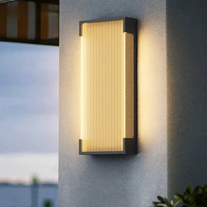 Applique Murale Extérieure Solaire LED Aluminium Noir Cannelée