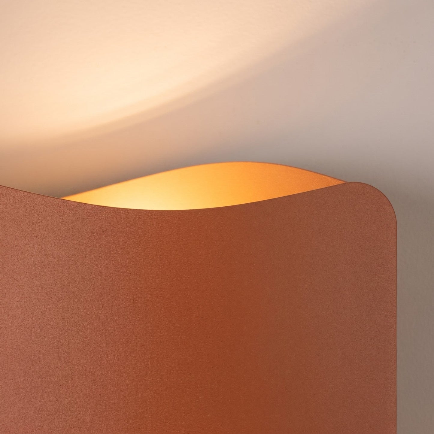 Applique Murale Flux Lumineux 30 Vague Acier Ocre Rouge