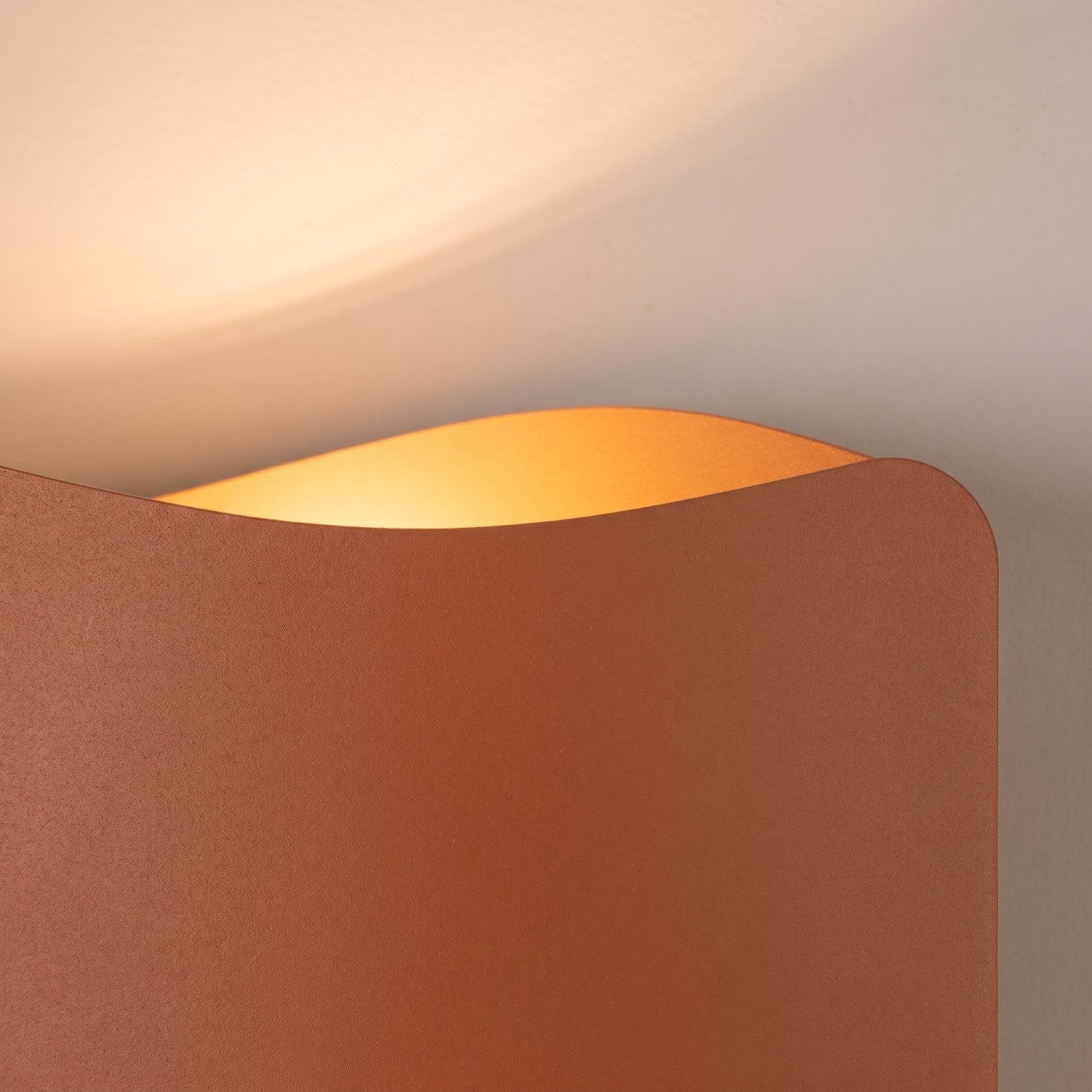 Applique Murale Flux Lumineux 30 Vague Acier Ocre Rouge