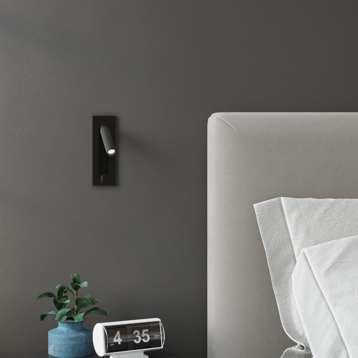 Applique liseuse orientable acier noir, spot de chevet pliable